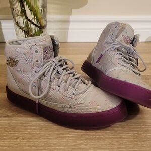 Youth's High-Top Jordan Sneakers in Gray and Purple